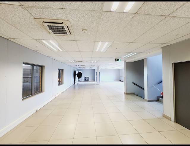 5,040M² WAREHOUSE TO LET IN COSMO BUSINESS PARK